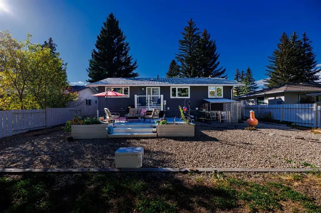 5016 Viceroy Drive NW