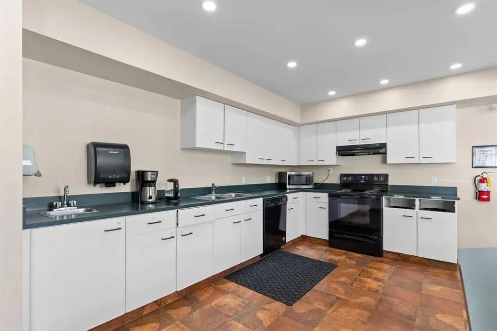 2611 Edenwold Heights NW, #11
