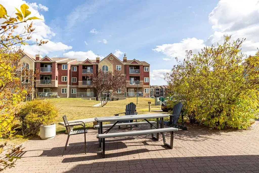 2611 Edenwold Heights NW, #11