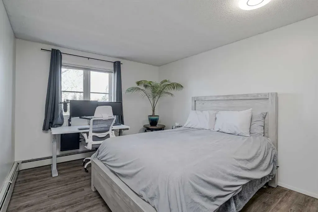 2834 Edenwold Heights NW, #34