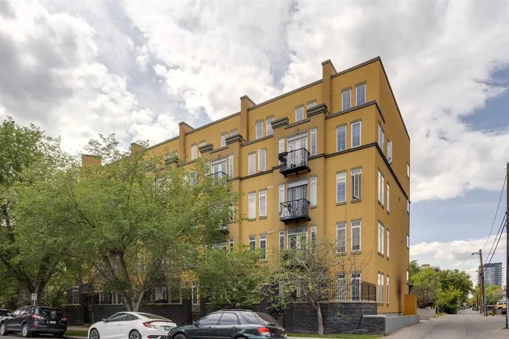 1000 15 Avenue SW, #105