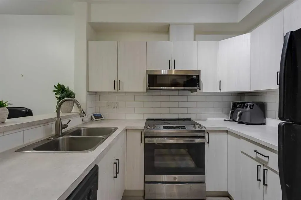 1000 15 Avenue SW, #105