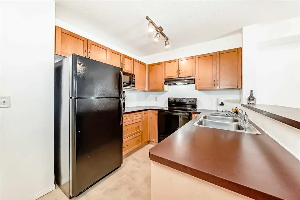 70 PANAMOUNT Drive NW, #4212