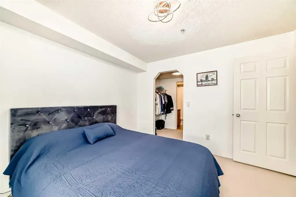 70 PANAMOUNT Drive NW, #4212