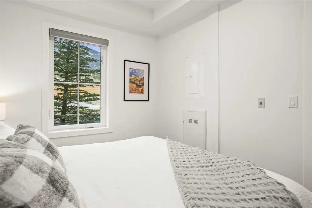 1717A Mountain Avenue, #103