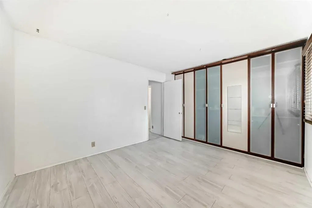 380 Bermuda Drive NW, ##11
