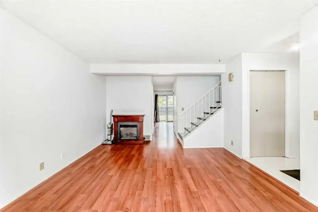 380 Bermuda Drive NW, ##11