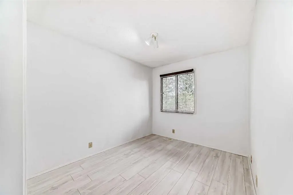 380 Bermuda Drive NW, ##11