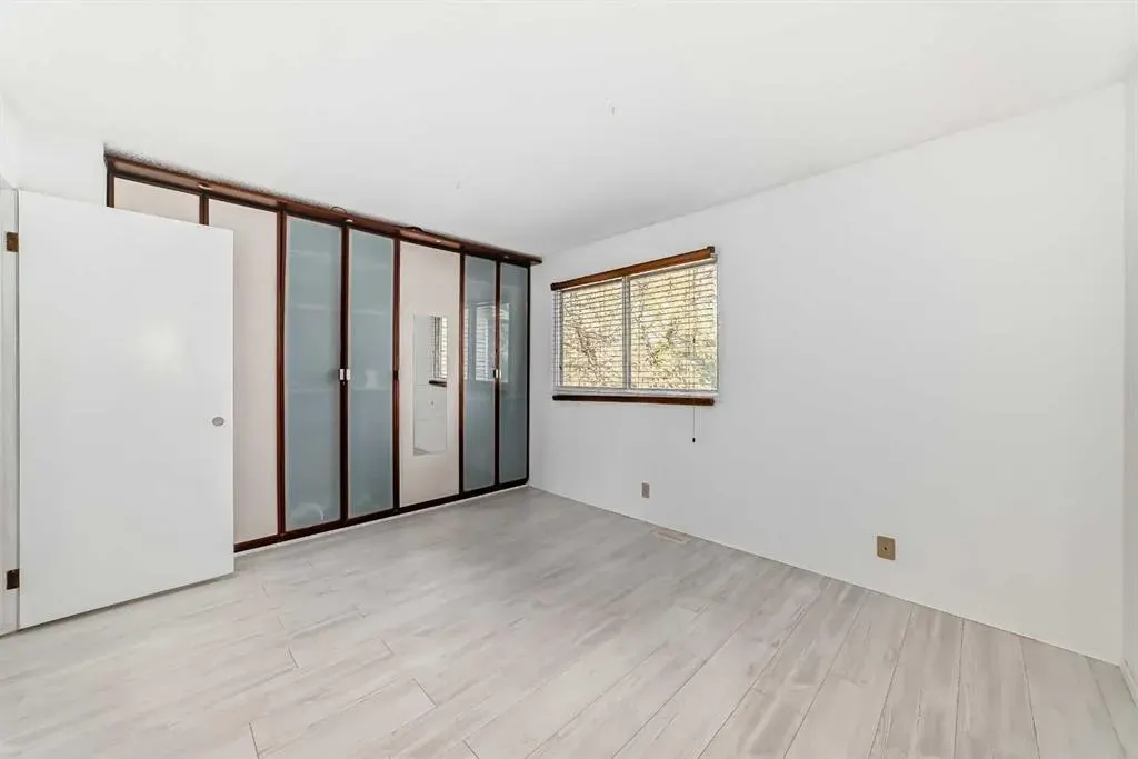 380 Bermuda Drive NW, ##11