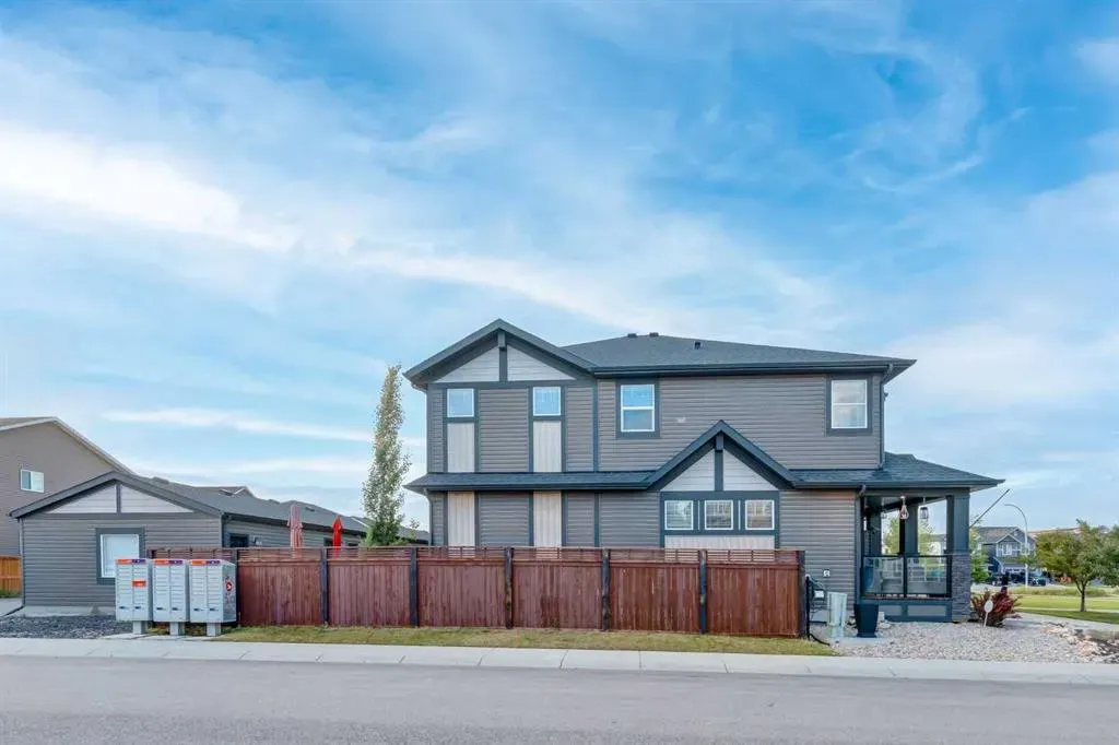 1136 MIDTOWN Lane SW