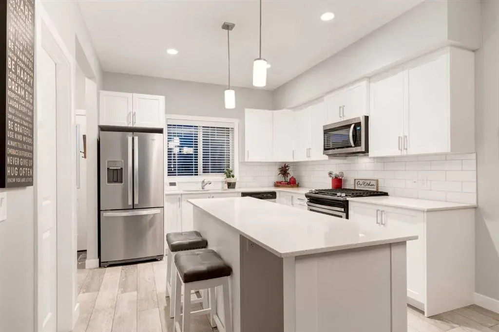 1136 MIDTOWN Lane SW