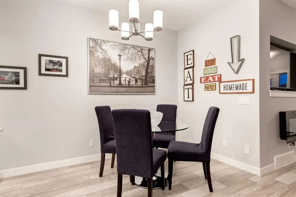 1136 MIDTOWN Lane SW