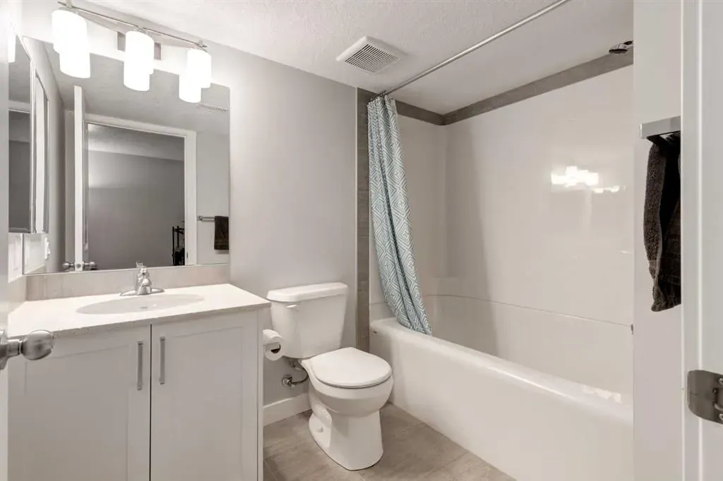 1136 MIDTOWN Lane SW