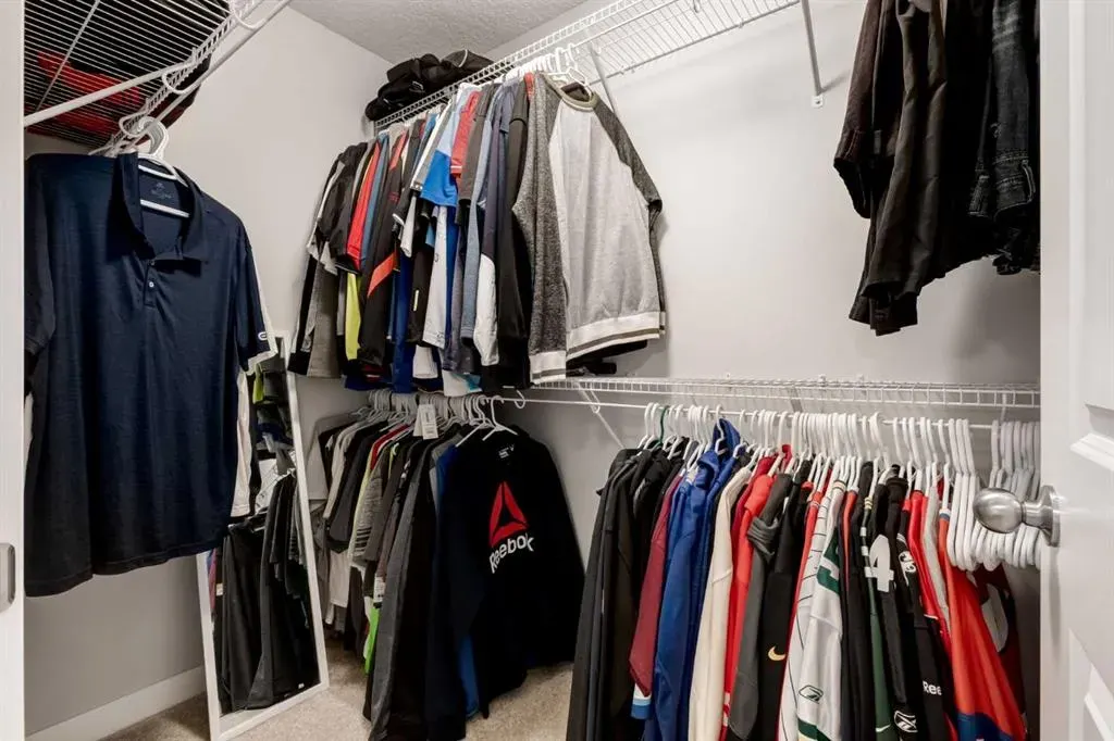 1136 MIDTOWN Lane SW