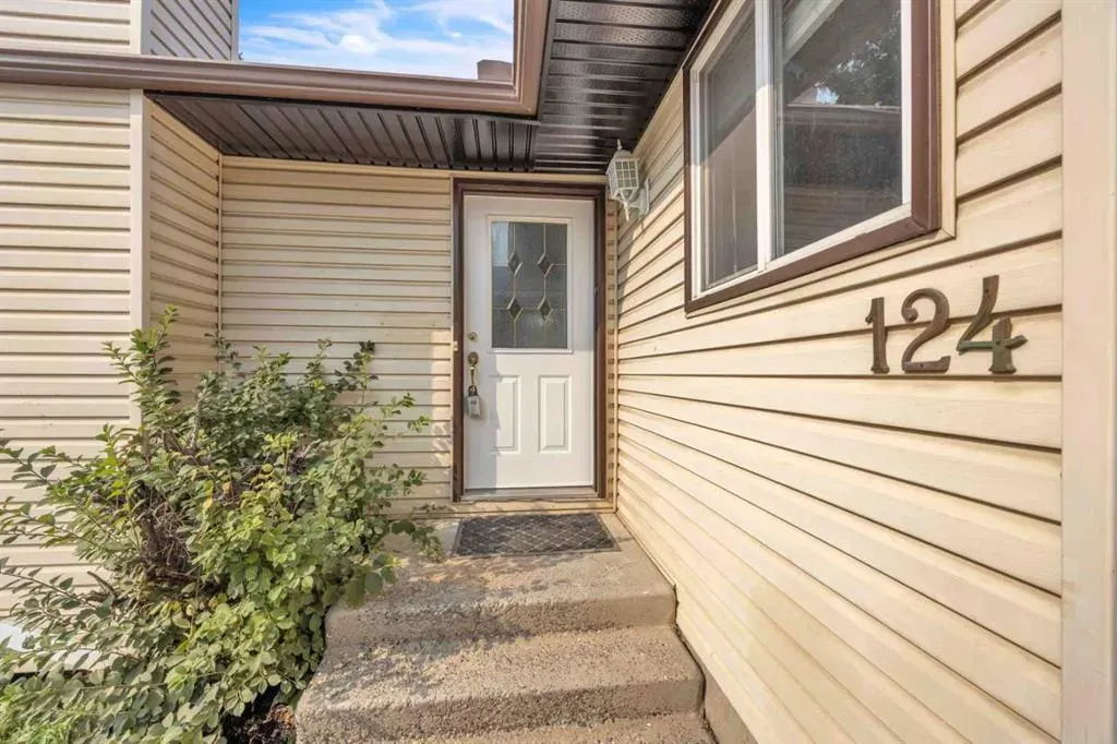 124 Templeridge Close NE
