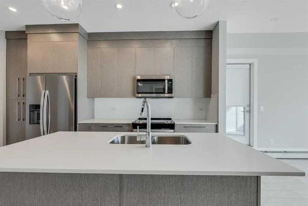 395 Skyview Parkway NE, #2303