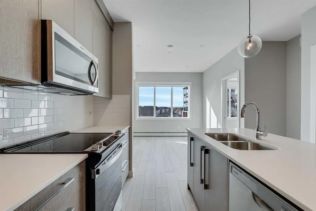 395 Skyview Parkway NE, #2303