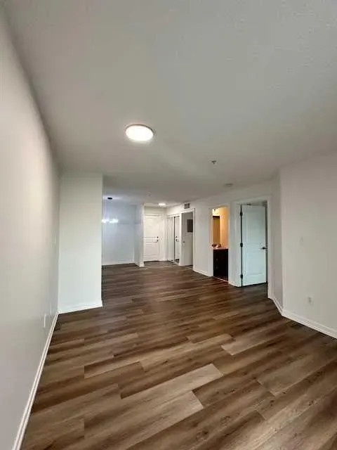 8535 Clearwater Drive, #611