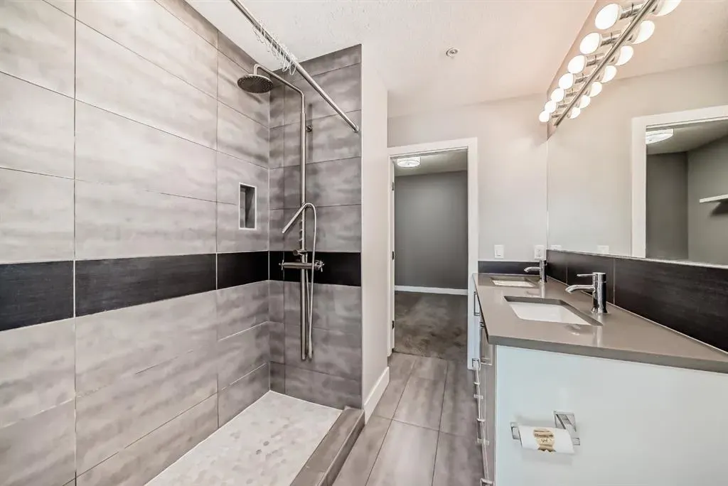 1521 26 Avenue SW, #206