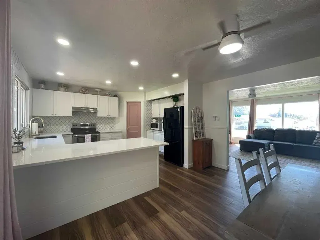 234 9 Street W