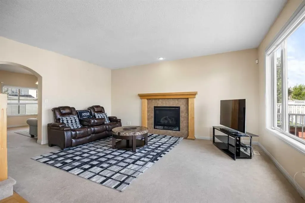 101 Panamount Manor NW