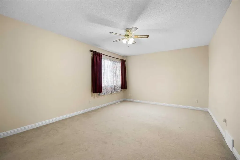 101 Panamount Manor NW