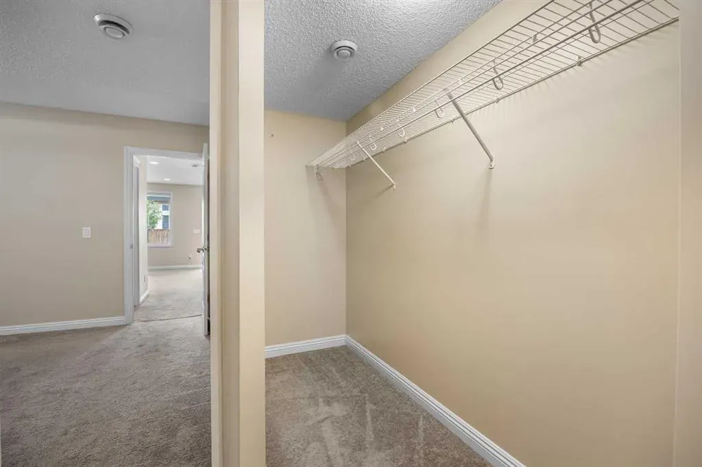 101 Panamount Manor NW