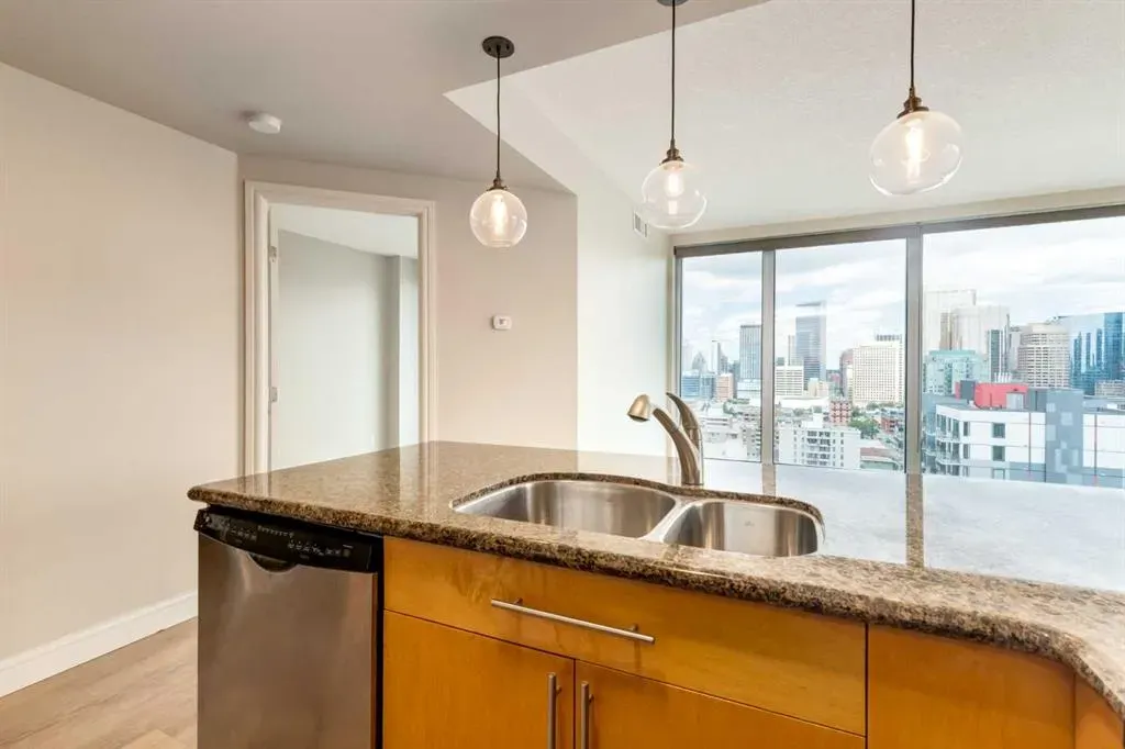 817 15 Avenue SW, #1700