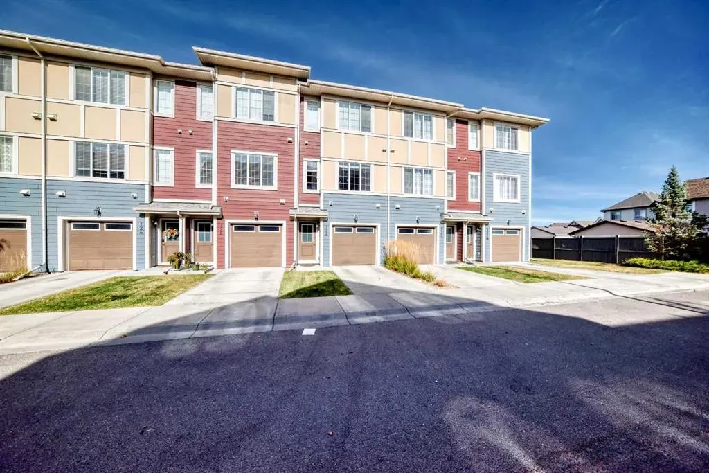 128 Marquis Lane SE