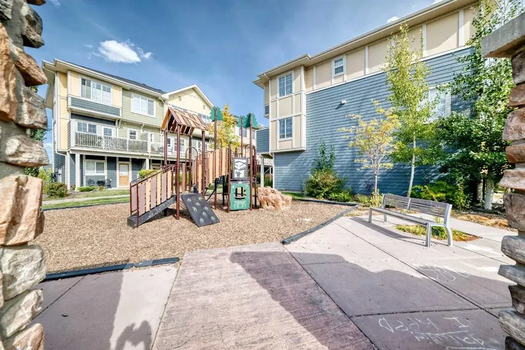 128 Marquis Lane SE