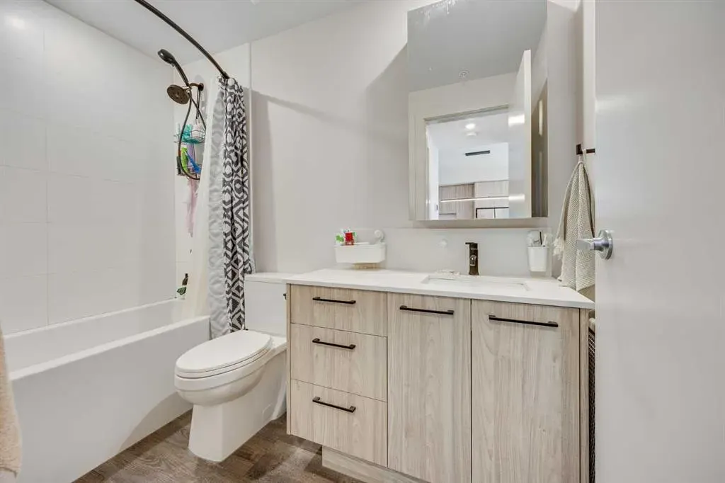 1107 Gladstone Road NW, #301
