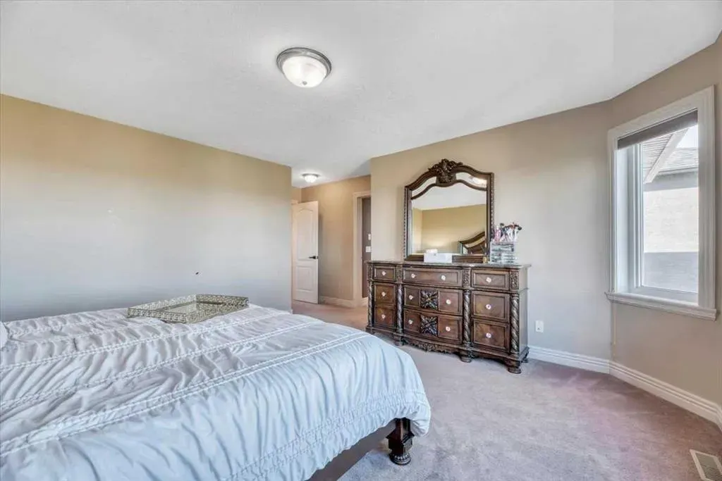 89 Springborough Boulevard SW