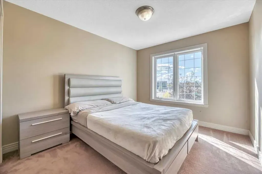 89 Springborough Boulevard SW