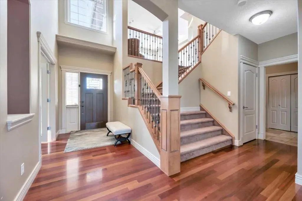 89 Springborough Boulevard SW