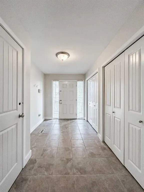 160 Hawthorn Way