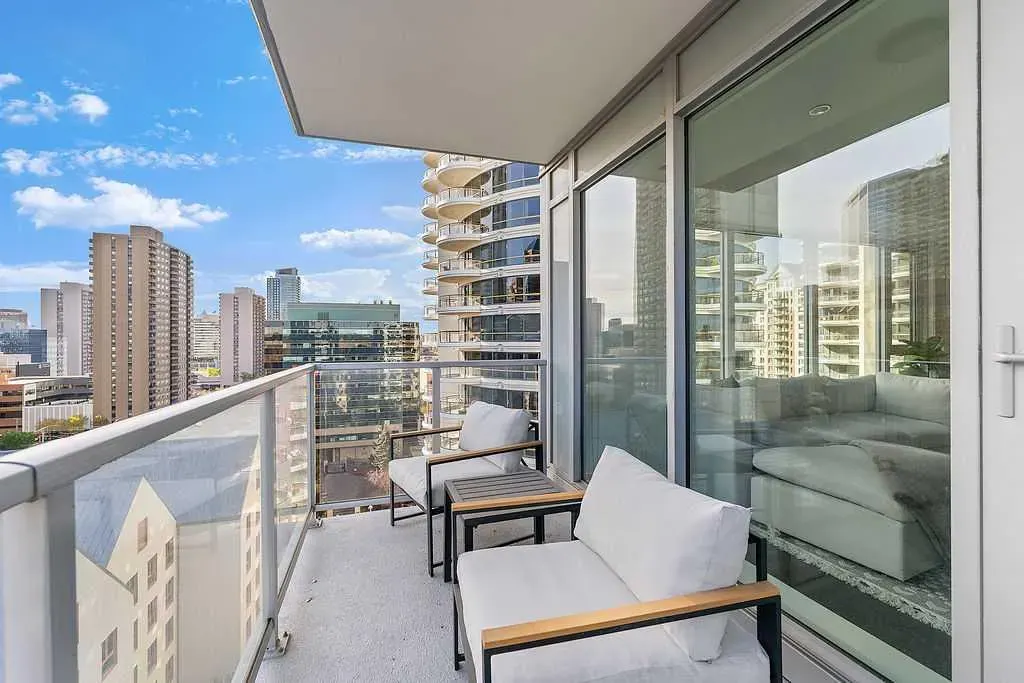 1025 5 Avenue SW, #1207