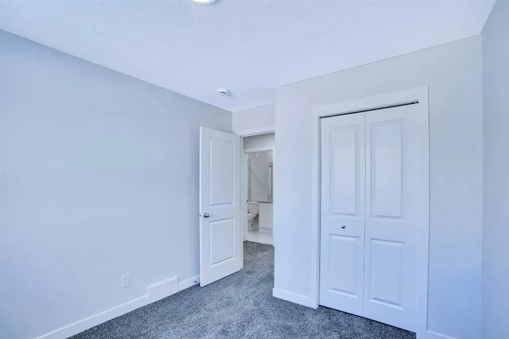 239 Savoy Landing SE