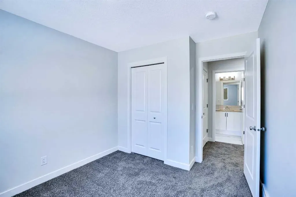 239 Savoy Landing SE