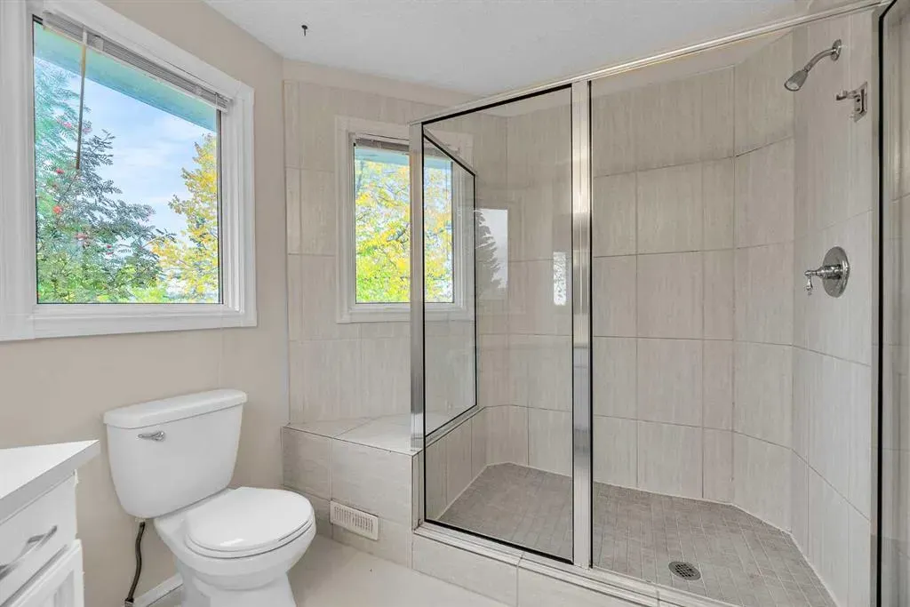 147 Scenic Way NW