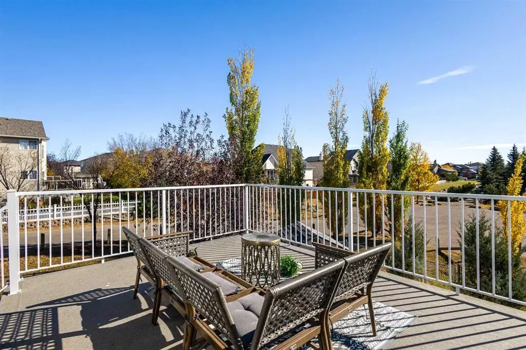 52 Canoe Road SW
