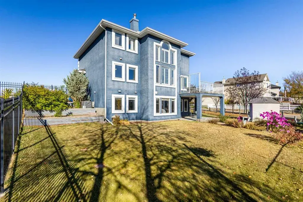 52 Canoe Road SW