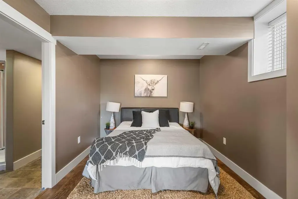 52 Canoe Road SW