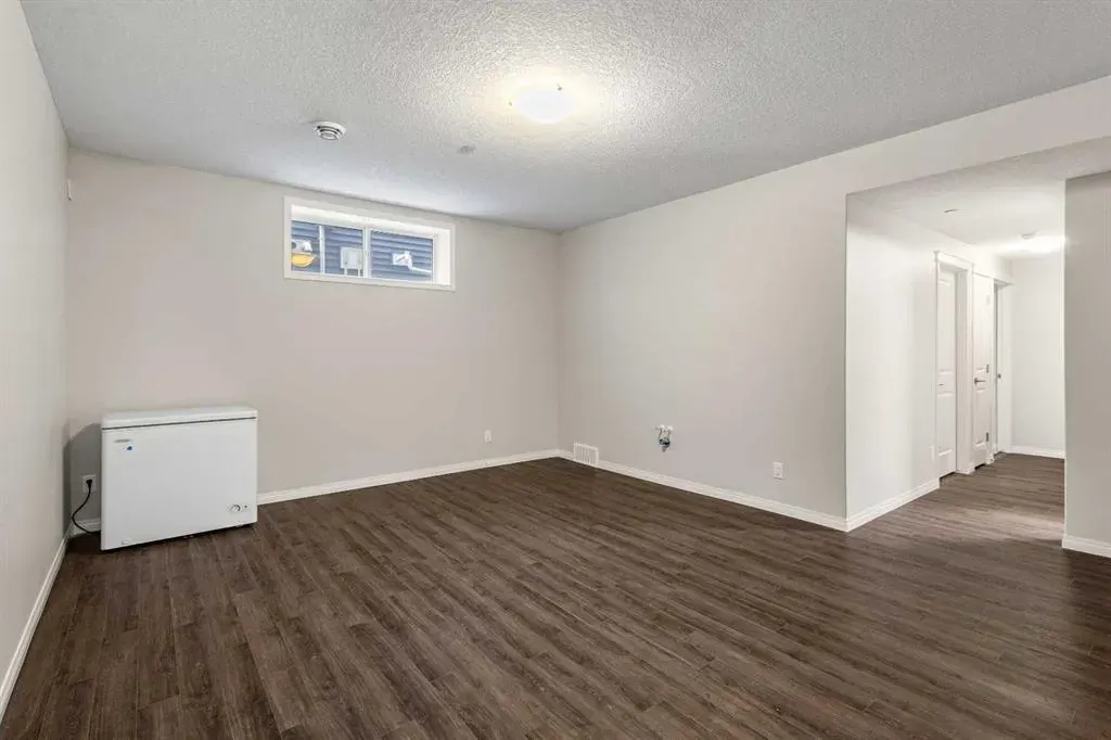 175 Howse Rise NE