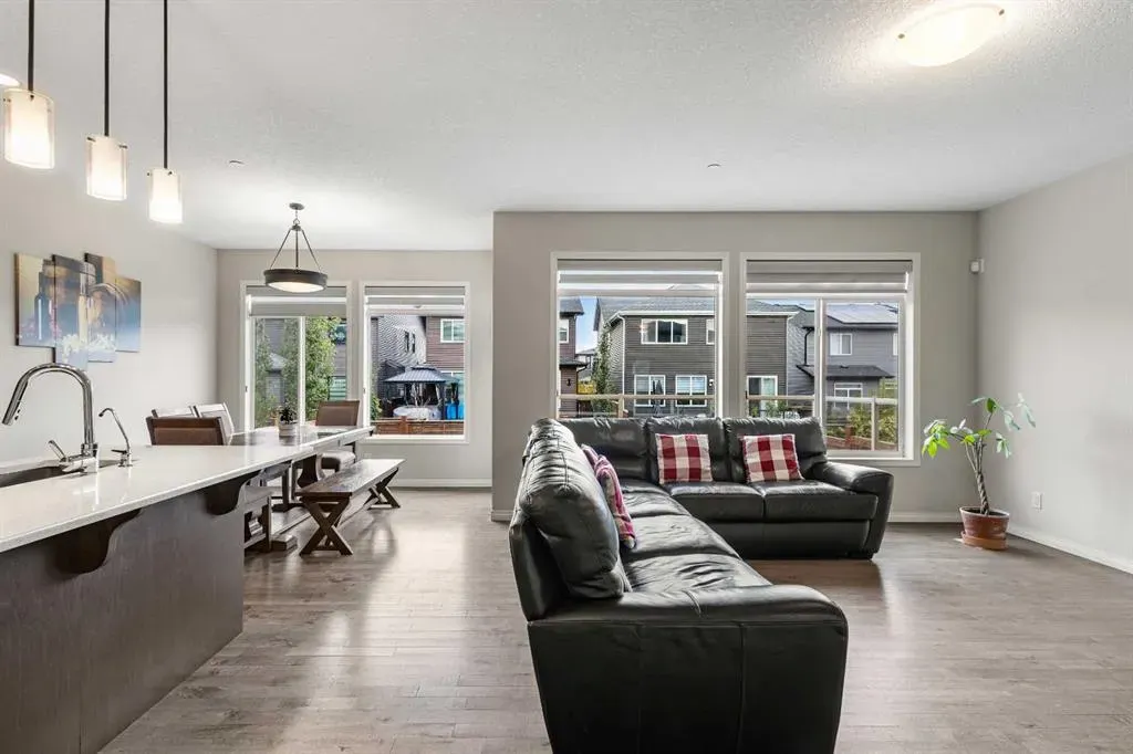 175 Howse Rise NE