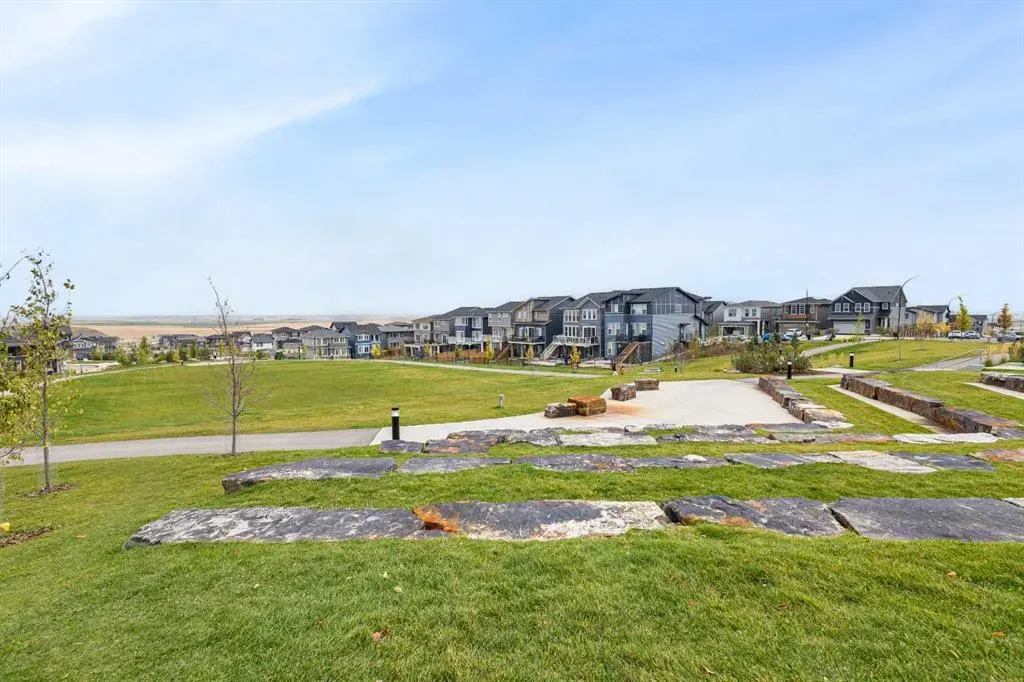 175 Howse Rise NE