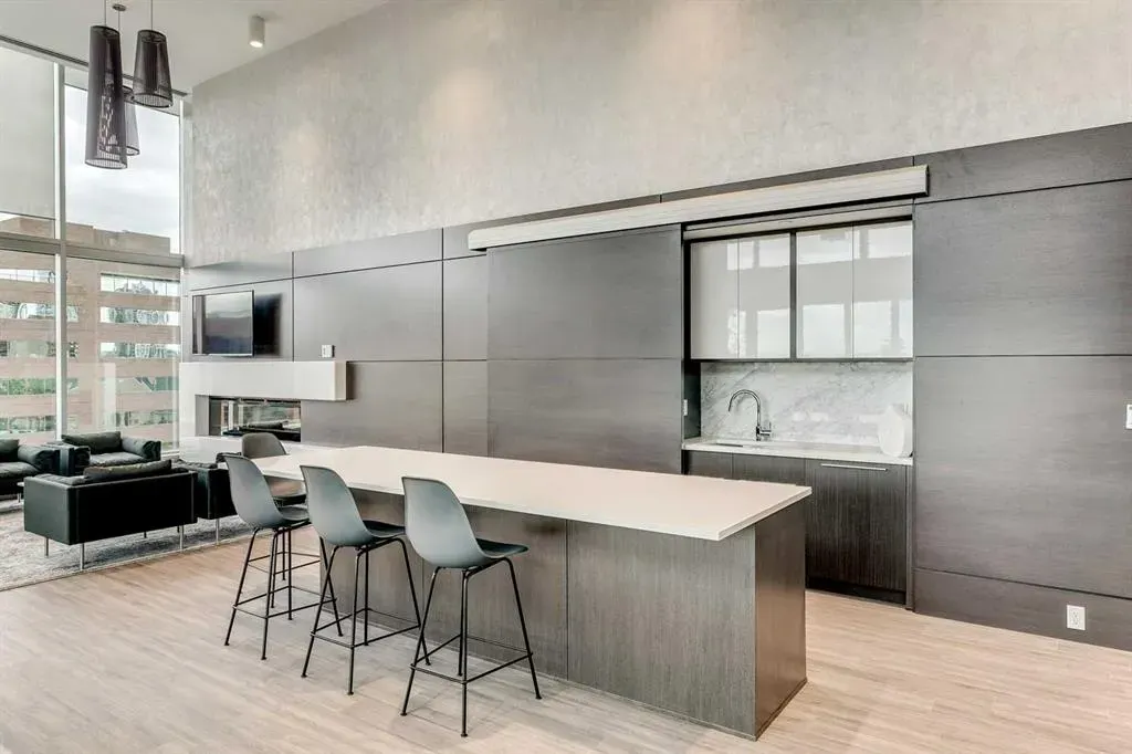 930 16 Avenue SW, #2406