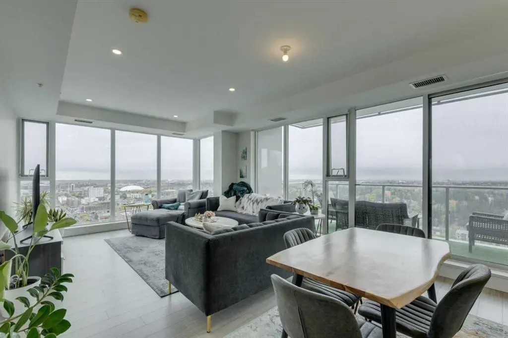 930 16 Avenue SW, #2406