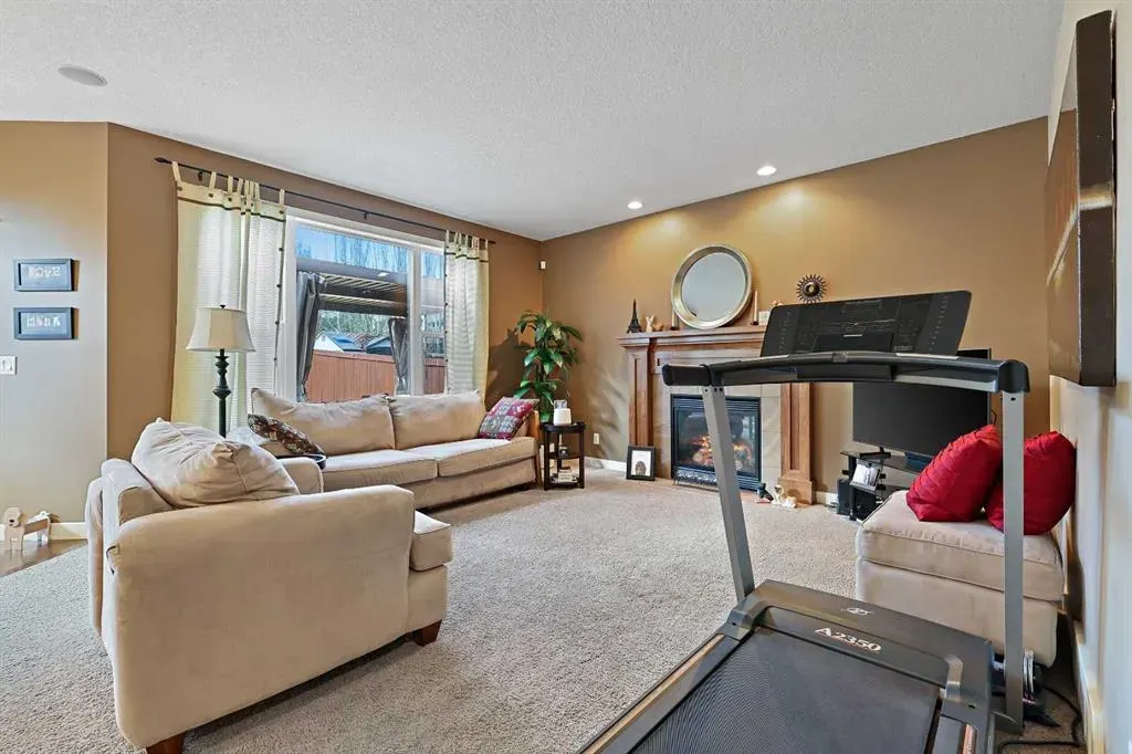 438 Cranston Drive SE