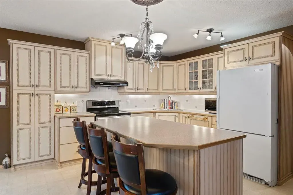 146114 288 Street W