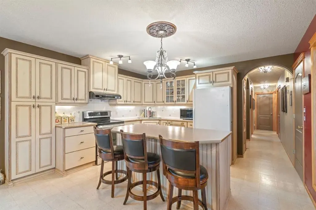 146114 288 Street W